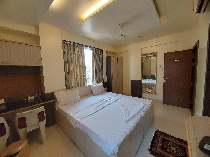Super Hotel O Happy Homely Stay Near Pune Airport Khadki Exterior foto