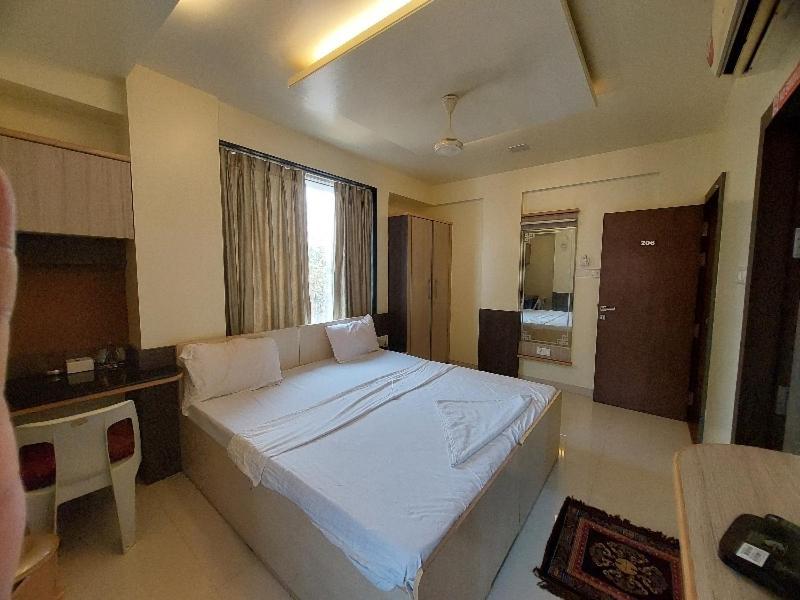 Super Hotel O Happy Homely Stay Near Pune Airport Khadki Exterior foto